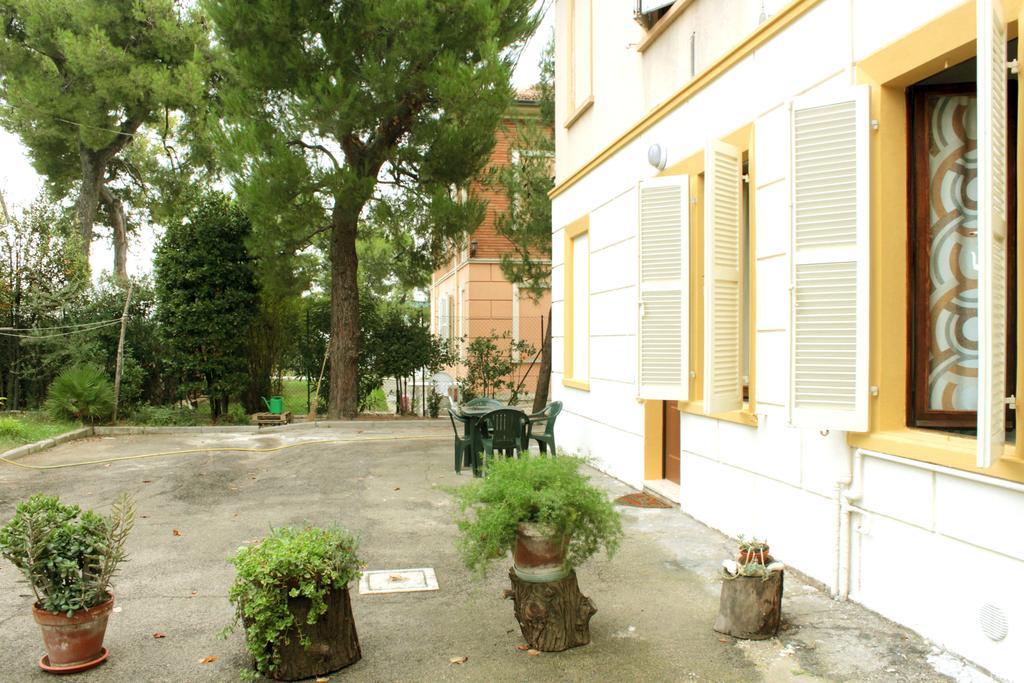 Bed and Breakfast Pino Marittimo Civitanova Marche Exterior foto